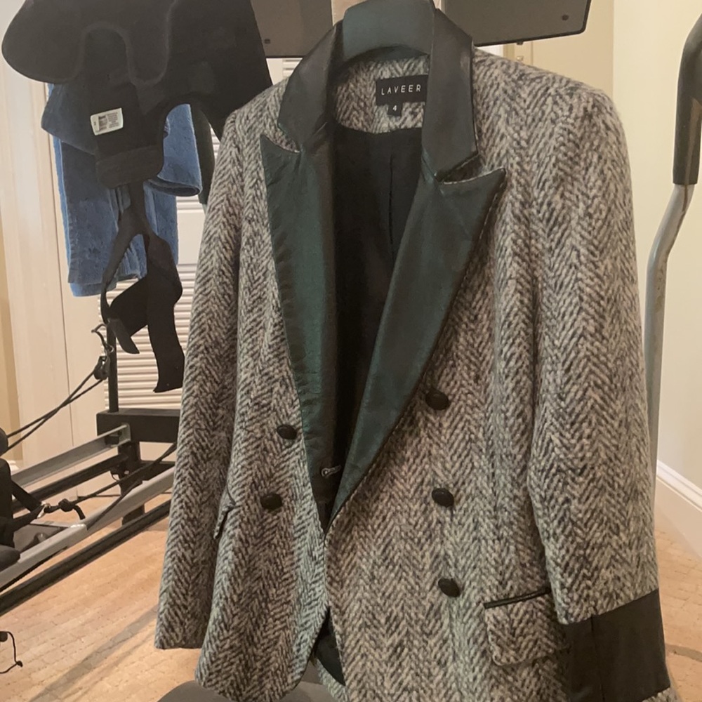 Beautiful Blazer - Picture 2 of 3